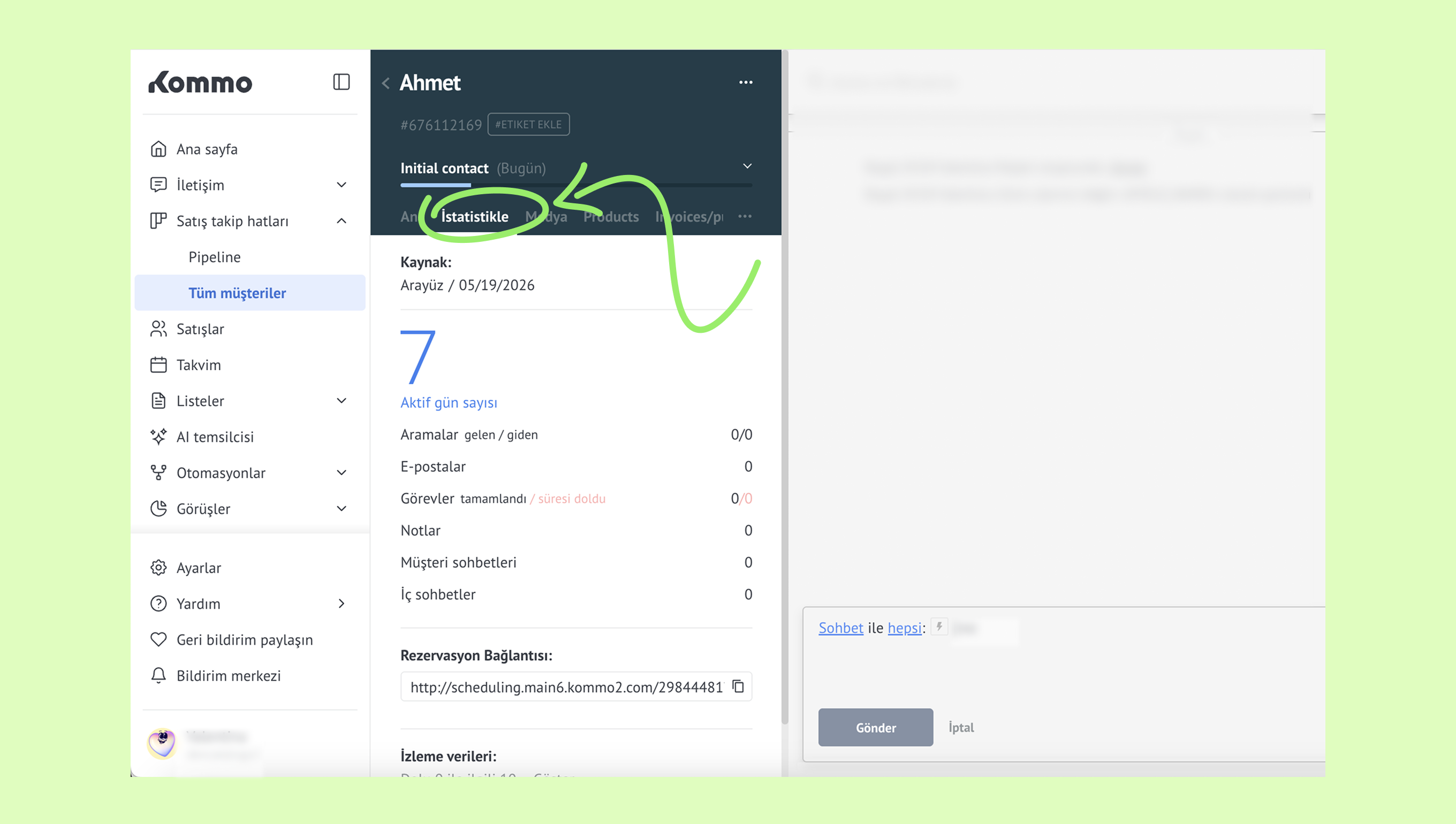 User interface showing customer statistics and contact details in a management tool.