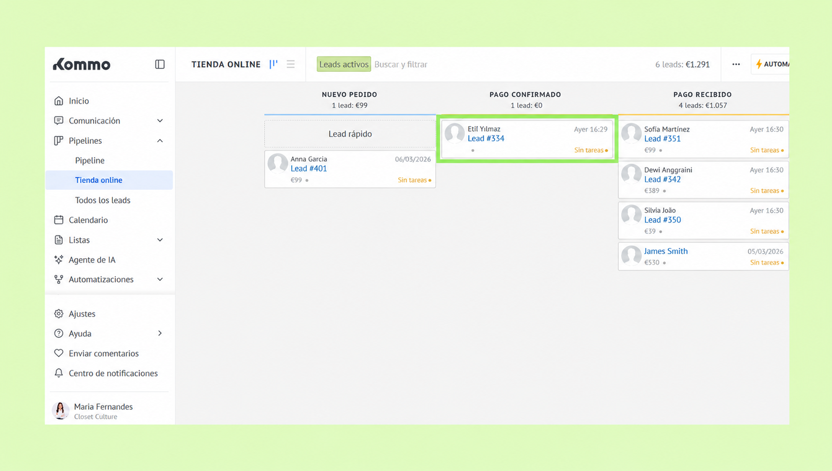 Dashboard showing online store leads and payment statuses for various customers.