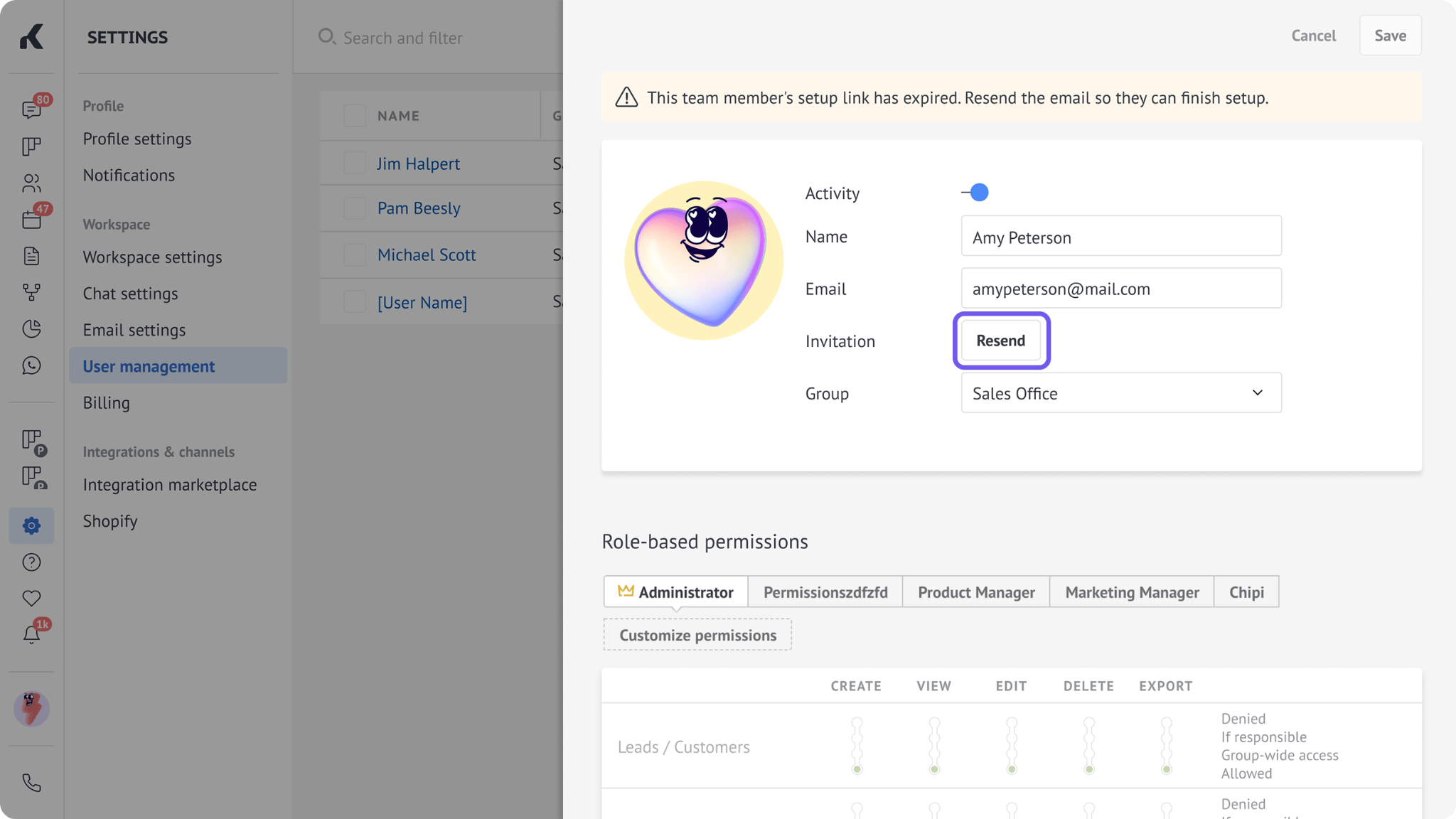 Expired invitation warning with the Resend button highlighted.